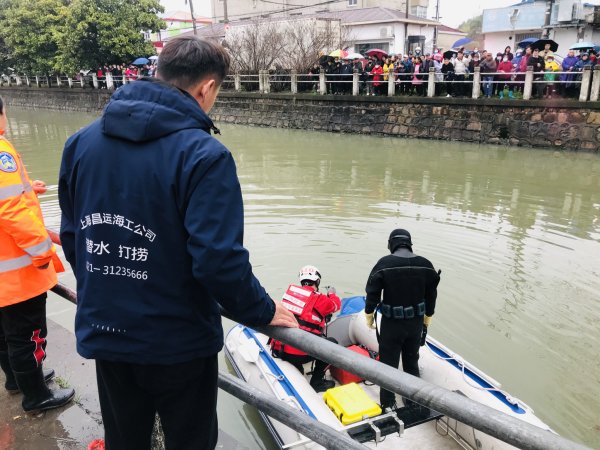 上海昌运接浦东水上治安派出所通知，协助处置七灶港水域失足落水事故